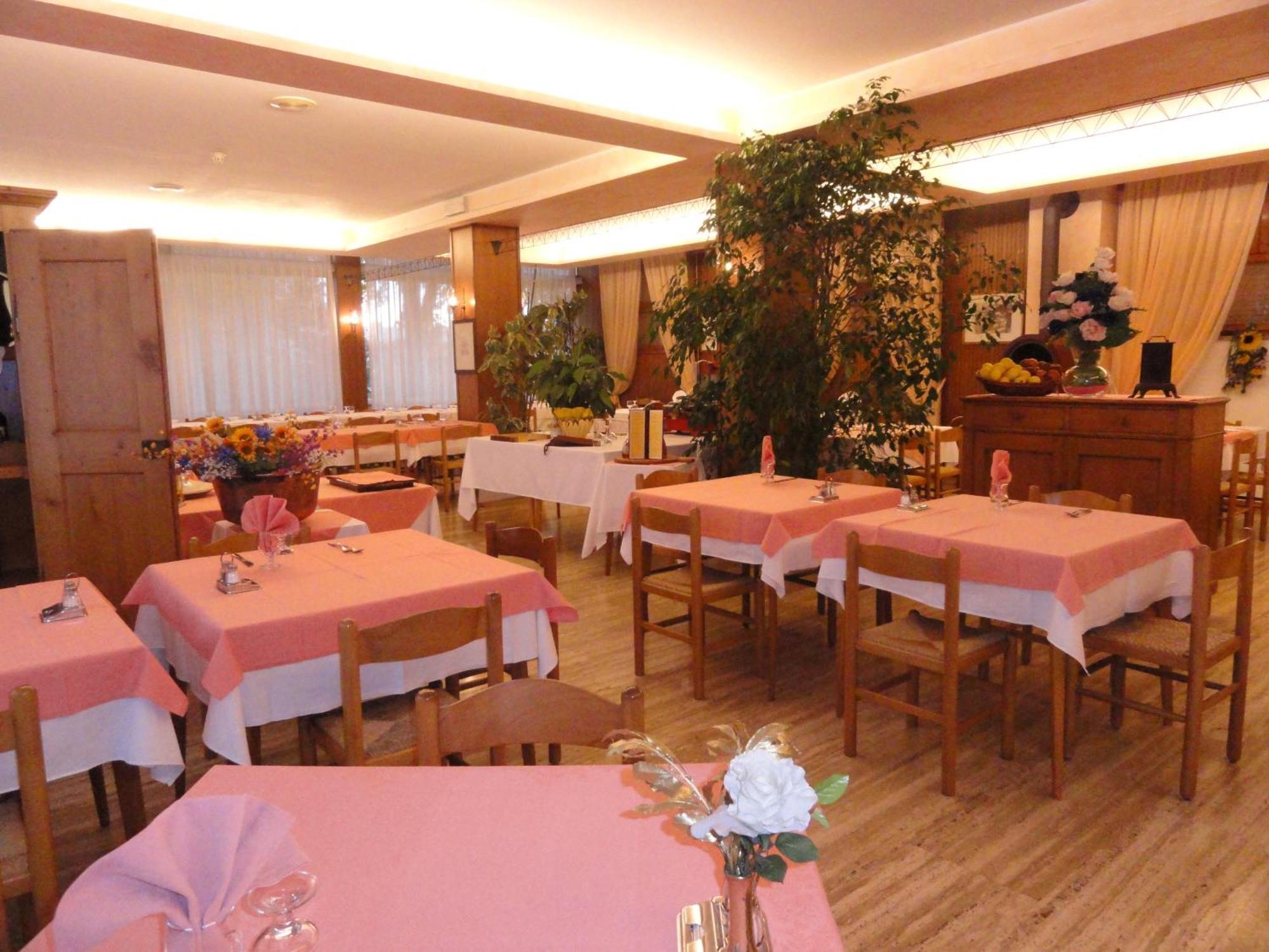 Albergo Ristorante Cima I Pra' Ponte nell'Alpi Bagian luar foto