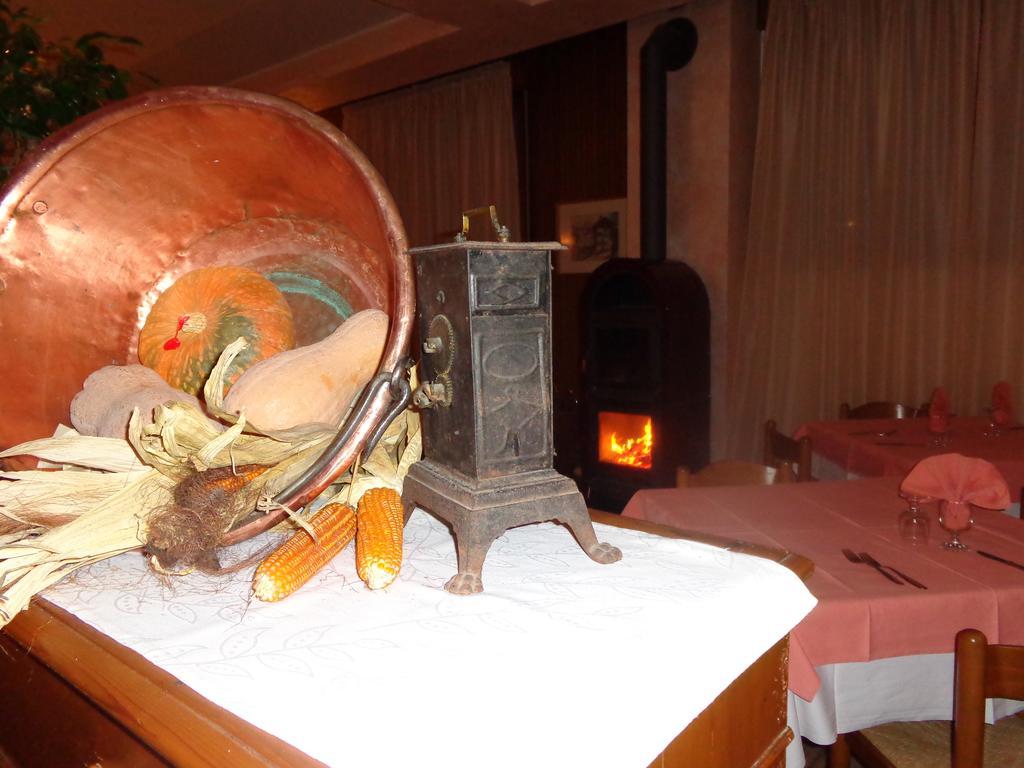 Albergo Ristorante Cima I Pra' Ponte nell'Alpi Bagian luar foto